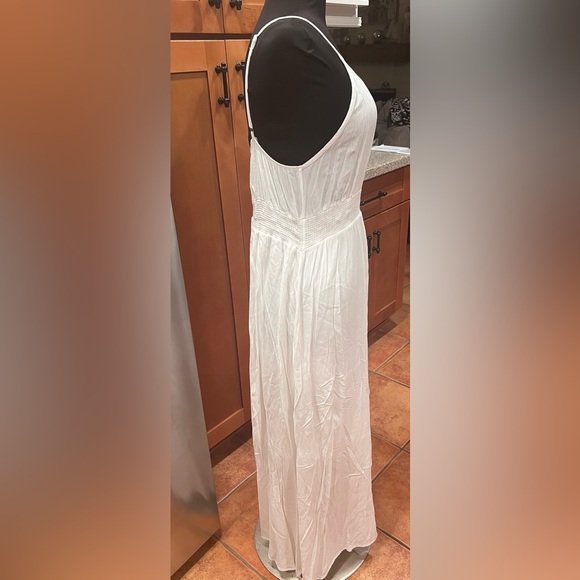 West Kei Maxi Dress -White- Adjustable spaghetti straps-sleeveless- X-Large - Picture 2 of 5